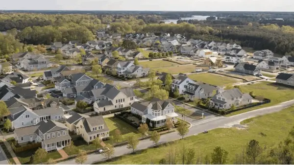 Why Buyers Should Pay Attention to Neighborhood Turnover,Delisa Lapinsky