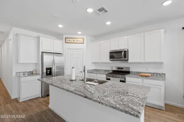 10072 S Arnold Ranch Road, Vail, AZ 85641