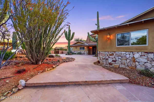 7350 S Cactus Thorn Lane, Tucson, AZ 85747