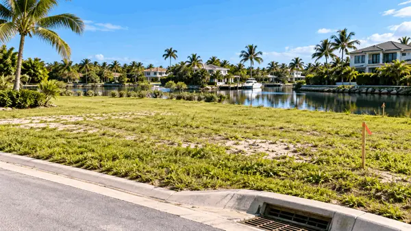 Buying Vacant Land in Palm Beach County: Guide to Zoning, Flood Zones, and Due DiligenceBeach County, FL: Zoning and What to Check
