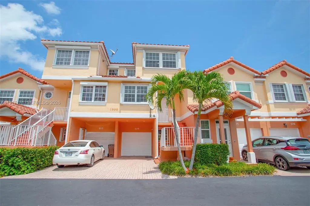 1998 NE 7th St #104, Deerfield Beach, FL 33441-3712