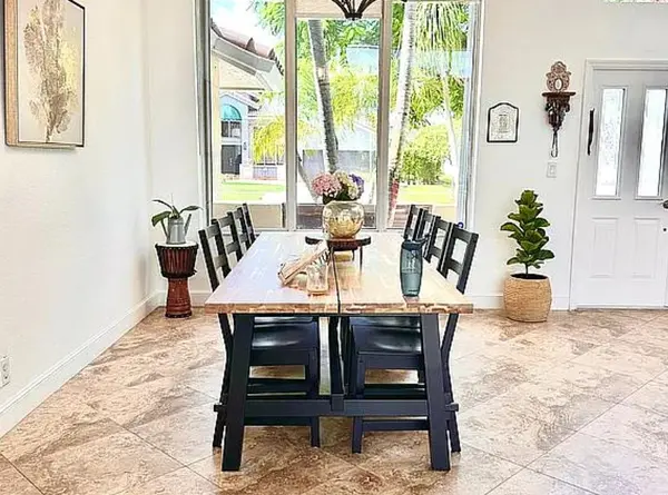 9669 Carousel Cir N, Boca Raton, FL 33434-3922