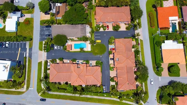 1998 NE 7th St #104, Deerfield Beach, FL 33441-3712