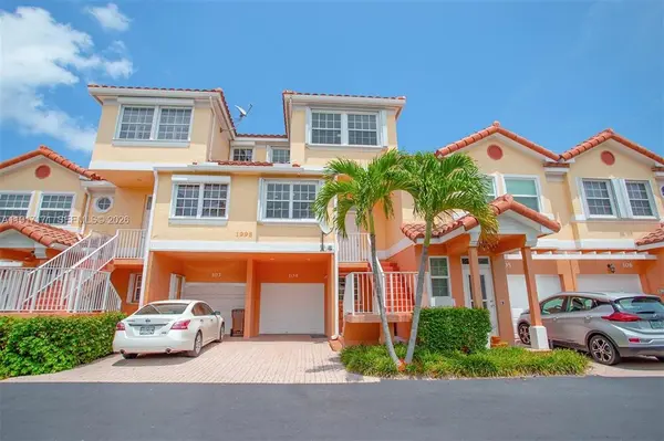 1998 NE 7th St #104, Deerfield Beach, FL 33441-3712