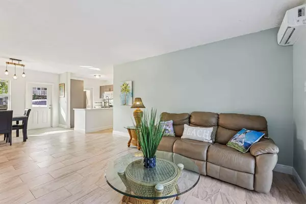 2131 NE 42nd Ct #106E, Lighthouse Point, FL 33064