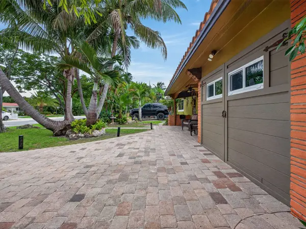 949 NE 25th AVE, Pompano Beach, FL 33062