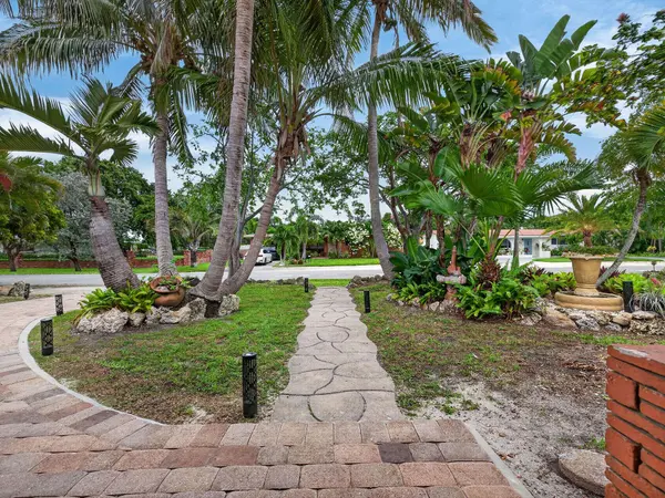 949 NE 25th AVE, Pompano Beach, FL 33062