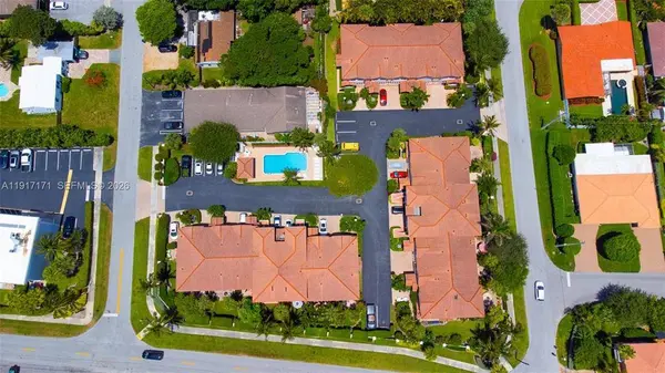 1998 NE 7th St #104, Deerfield Beach, FL 33441-3712