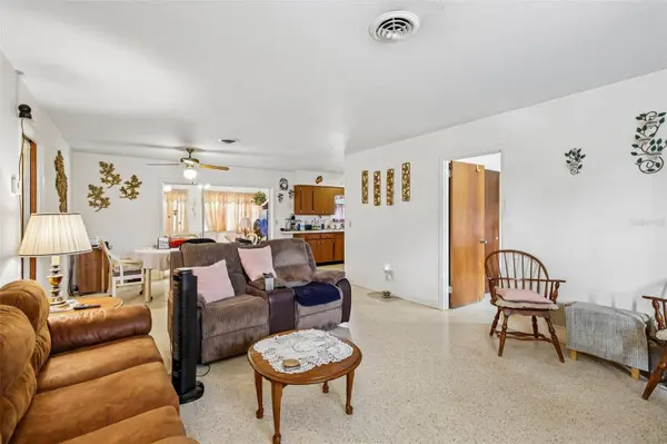 2210 GENTIAN RD, Venice, FL 34293
