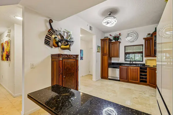 1620 Presidential WAY #310, West Palm Beach, FL 33401