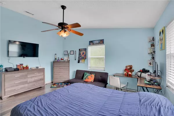 1325 5th AVE SW, Vero Beach, FL 32962