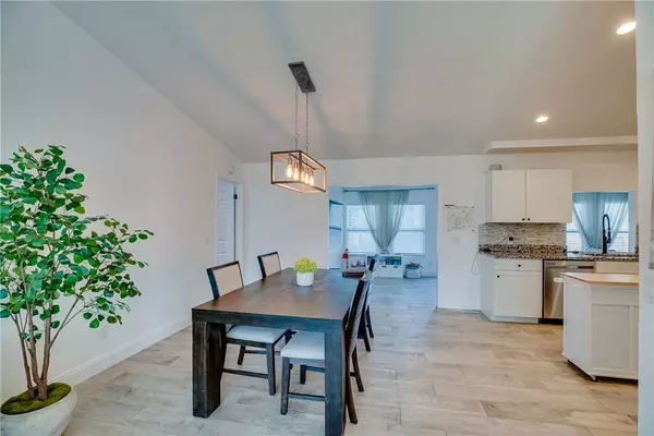 285 11th CT, Vero Beach, FL 32962