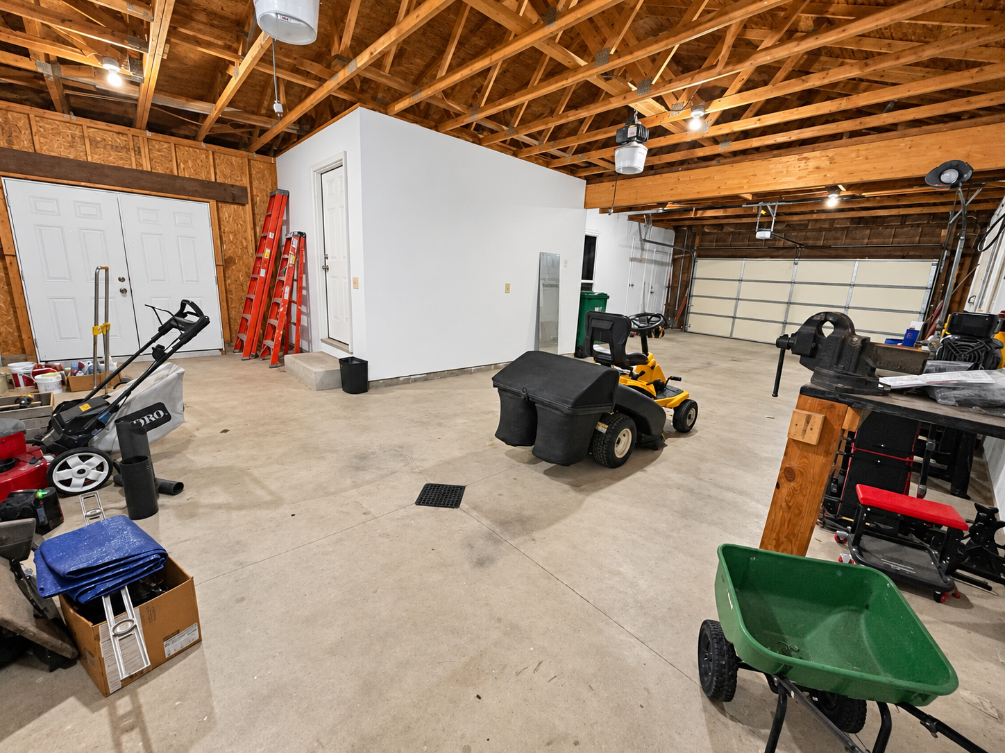 1130 square foot garage at 5215 Grosse Pointe Street
