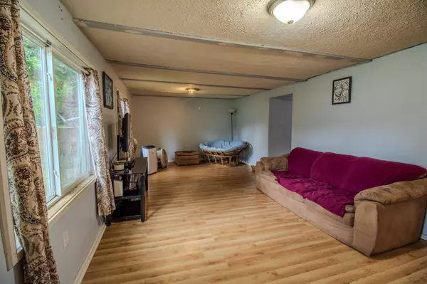 712 S Lagrave Street, Paw Paw, MI 49079