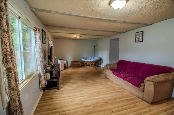 712 S Lagrave Street, Paw Paw, MI 49079