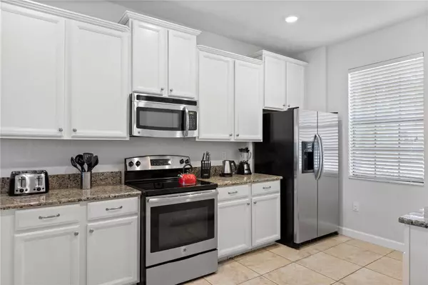 9023 SHADOW MOUNTAIN ST, Davenport, FL 33896