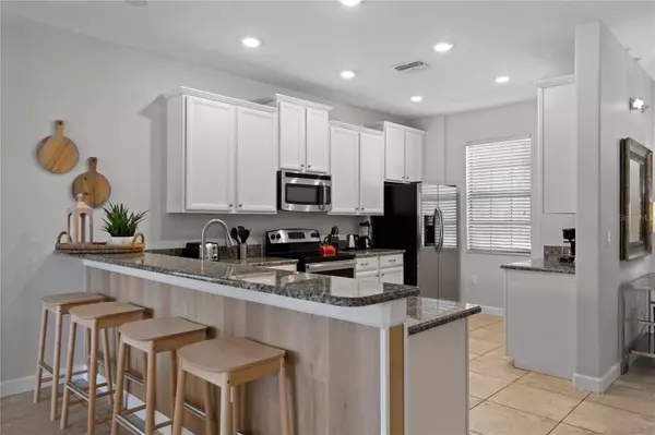 9023 SHADOW MOUNTAIN ST, Davenport, FL 33896