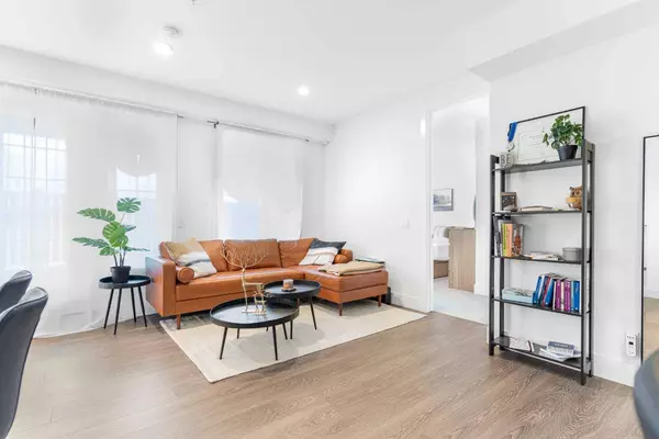 3320 3 AVE NW #106, Calgary, AB T2N 0L9