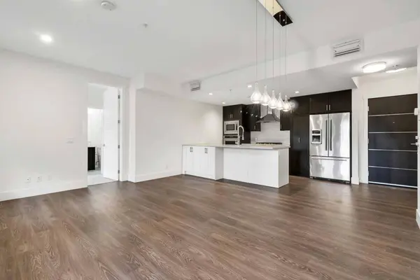 3320 3 AVE NW #106, Calgary, AB T2N 0L9