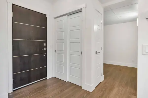 3320 3 AVE NW #106, Calgary, AB T2N 0L9