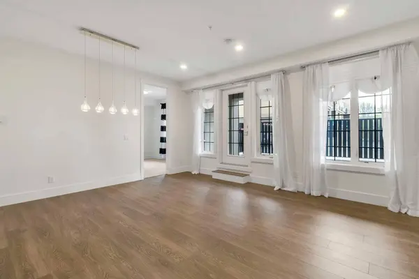 3320 3 AVE NW #106, Calgary, AB T2N 0L9