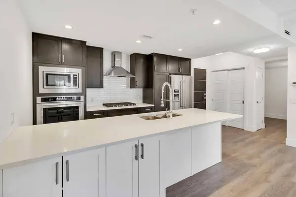 3320 3 AVE NW #106, Calgary, AB T2N 0L9