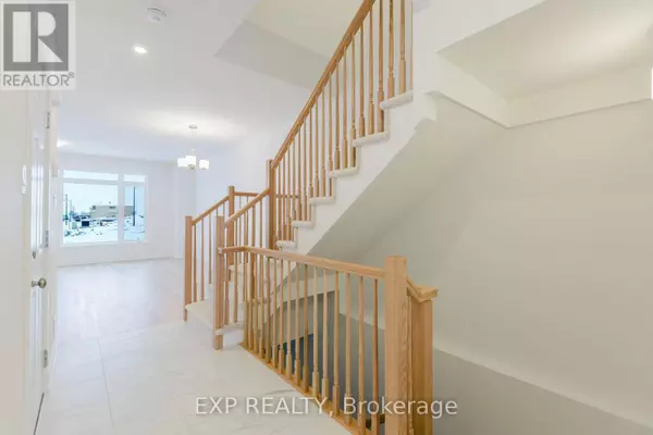 6042 DAVID WEINS STREET, Ottawa, ON K2S2Y3