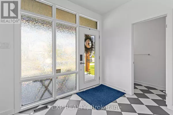 4556 KELLY FARM DRIVE, Ottawa, ON K1X0G8