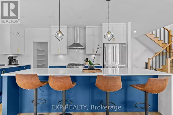 4556 KELLY FARM DRIVE, Ottawa, ON K1X0G8