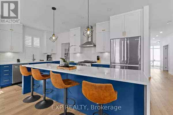 4556 KELLY FARM DRIVE, Ottawa, ON K1X0G8