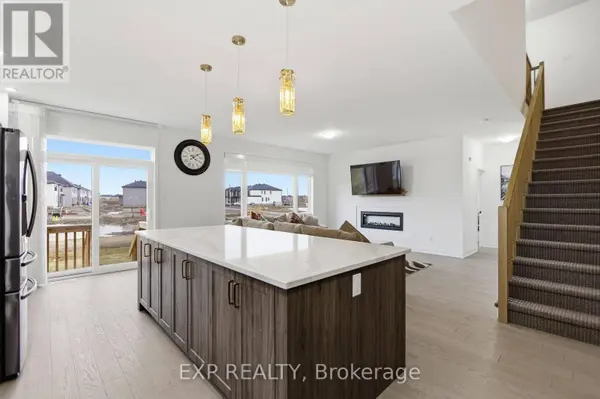 137 SHELLERIGHT STREET, Ottawa, ON K2M0N9