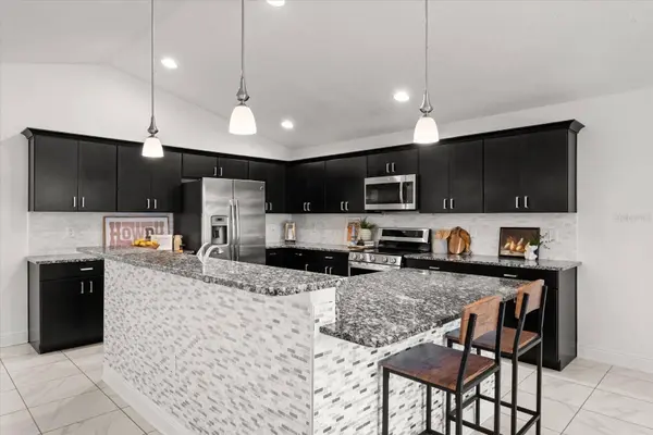 30433 ISLAND CLUB DR, Tavares, FL 32778