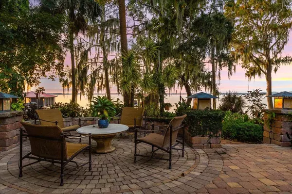 15815 ACORN CIR, Tavares, FL 32778