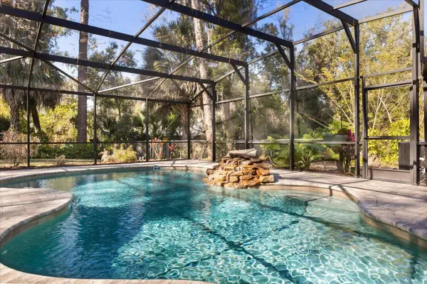 3001 LAKESHORE DR, Mount Dora, FL 32757