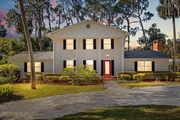 3001 LAKESHORE DR, Mount Dora, FL 32757