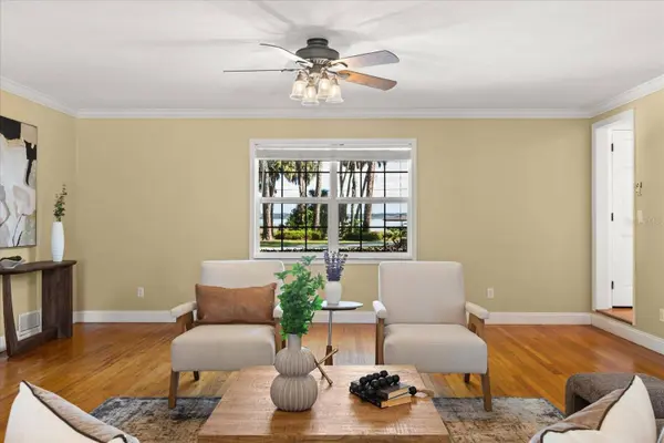 3001 LAKESHORE DR, Mount Dora, FL 32757