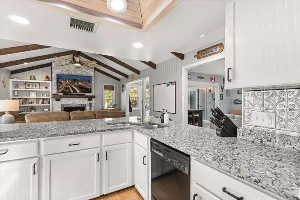 333 FOREST RD, Mount Dora, FL 32757