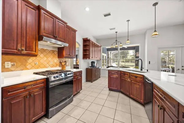 7624 LAKE ANGELINA DR, Mount Dora, FL 32757