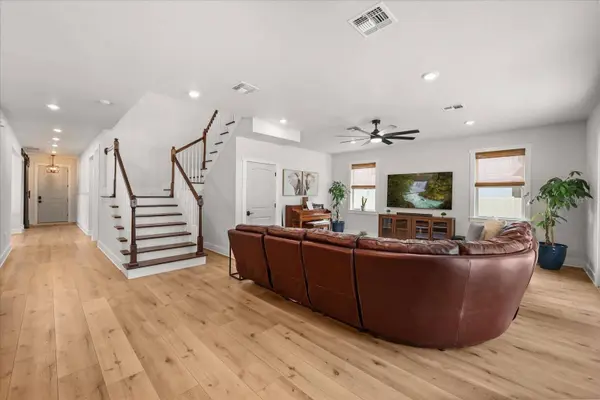 21709 HIDDEN CREEK LN, Mount Dora, FL 32757