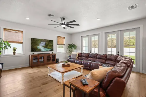 21709 HIDDEN CREEK LN, Mount Dora, FL 32757