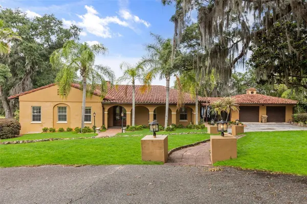 1909 COUNTRY CLUB DR, Eustis, FL 32726