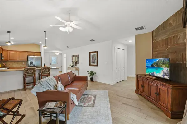 30429 ISLAND CLUB DR, Tavares, FL 32778