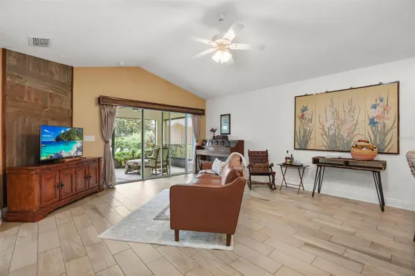 30429 ISLAND CLUB DR, Tavares, FL 32778