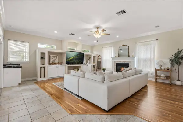 15900 ACORN CIR, Tavares, FL 32778