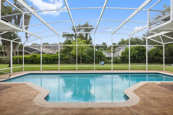 15900 ACORN CIR, Tavares, FL 32778