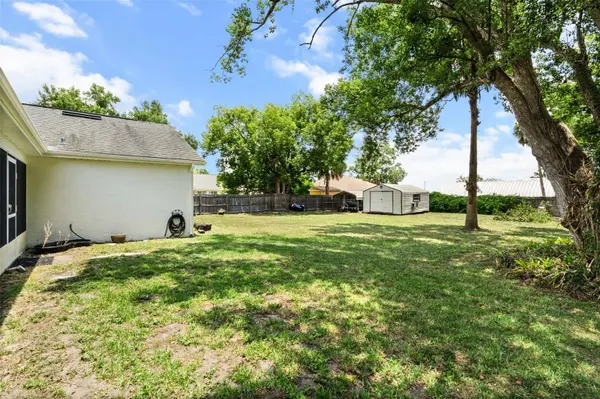 5543 PINE ST, Mount Dora, FL 32757