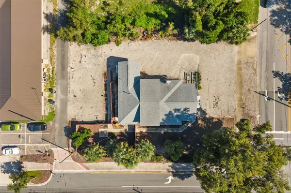 305 N SINCLAIR AVE, Tavares, FL 32778