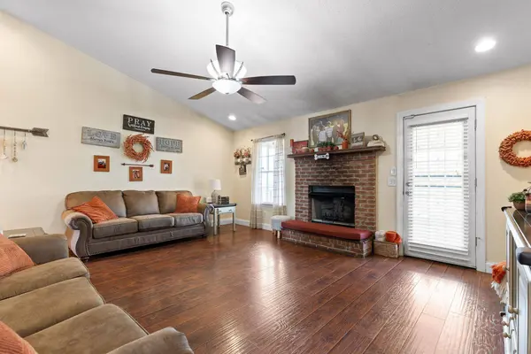 93 Pepper Corn LN, Rossville, GA 30741