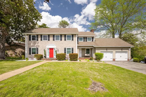 7010 Fairington CIR, Hixson, TN 37343