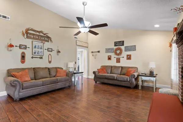 93 Pepper Corn LN, Rossville, GA 30741